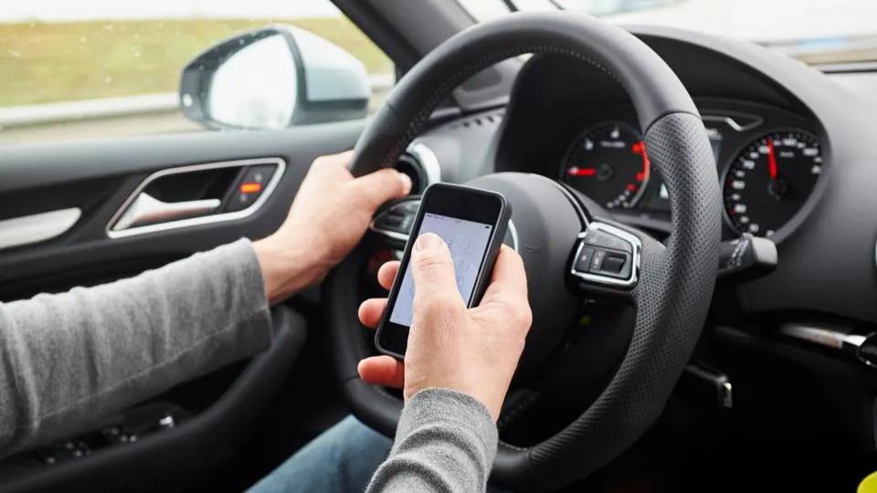 distracted-driving-car-accident Car Accidents Caused by Cell Phone Use